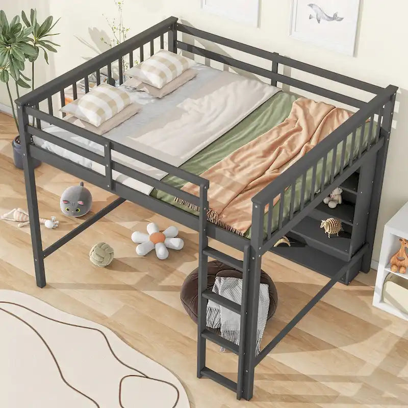Lit mezzanine double en pin avec 8 étagères de rangement ouvertes et échelle intégrée